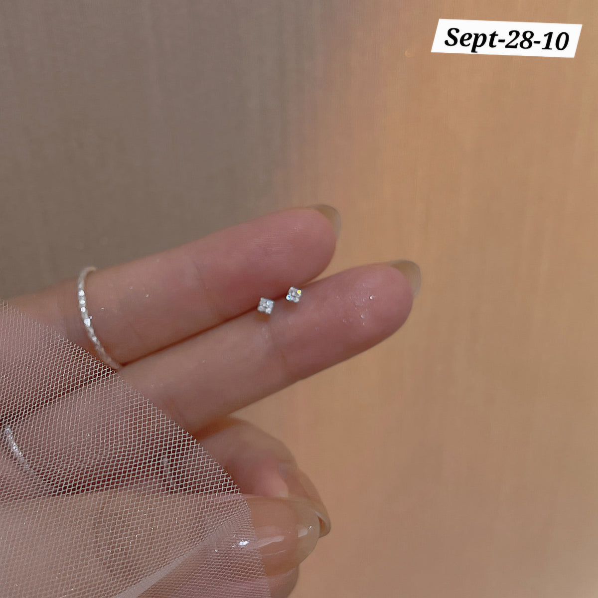 SEPTEMBER26 SET 28 - MINIMALISTIC TOP EAR RINGS