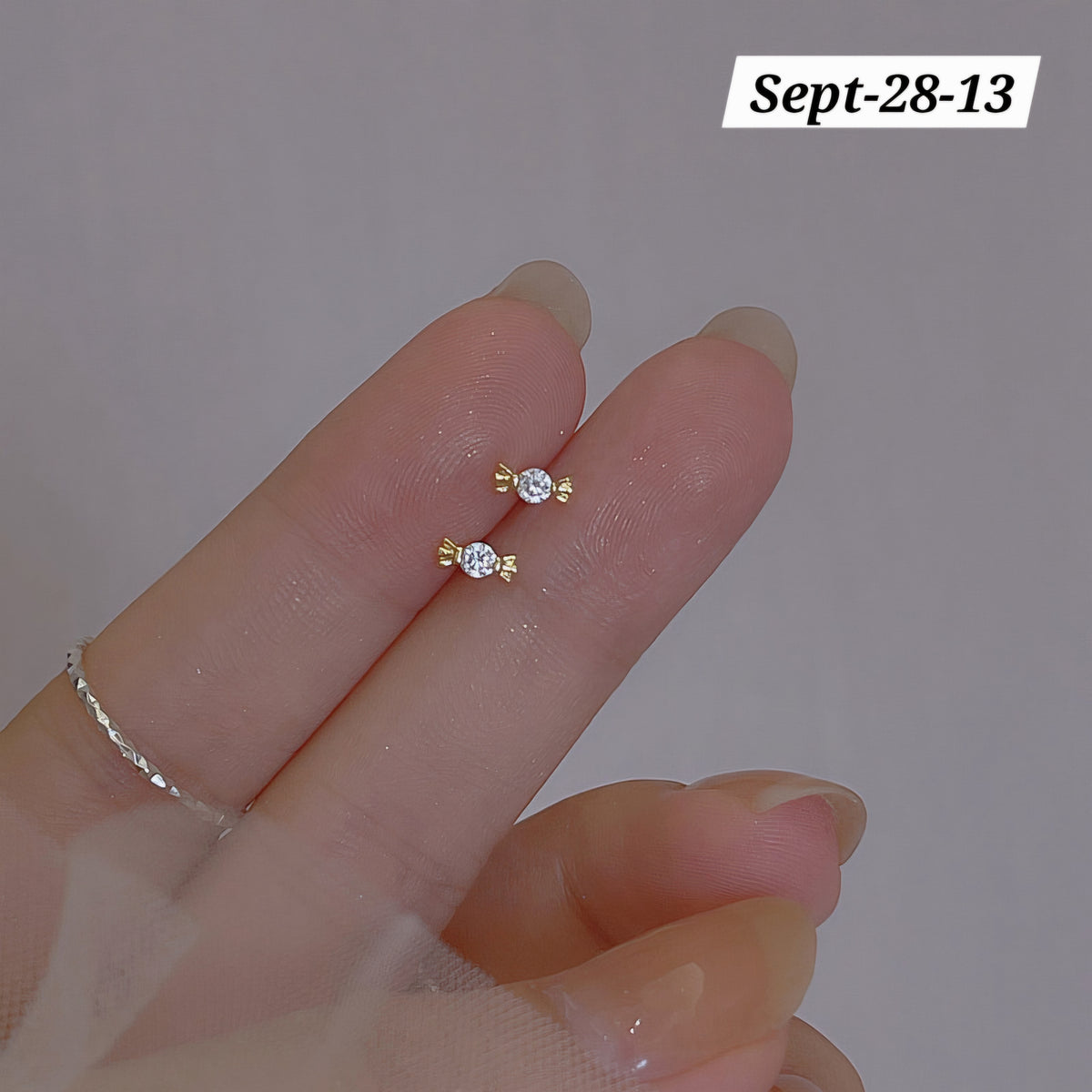 SEPTEMBER26 SET 28 - MINIMALISTIC TOP EAR RINGS