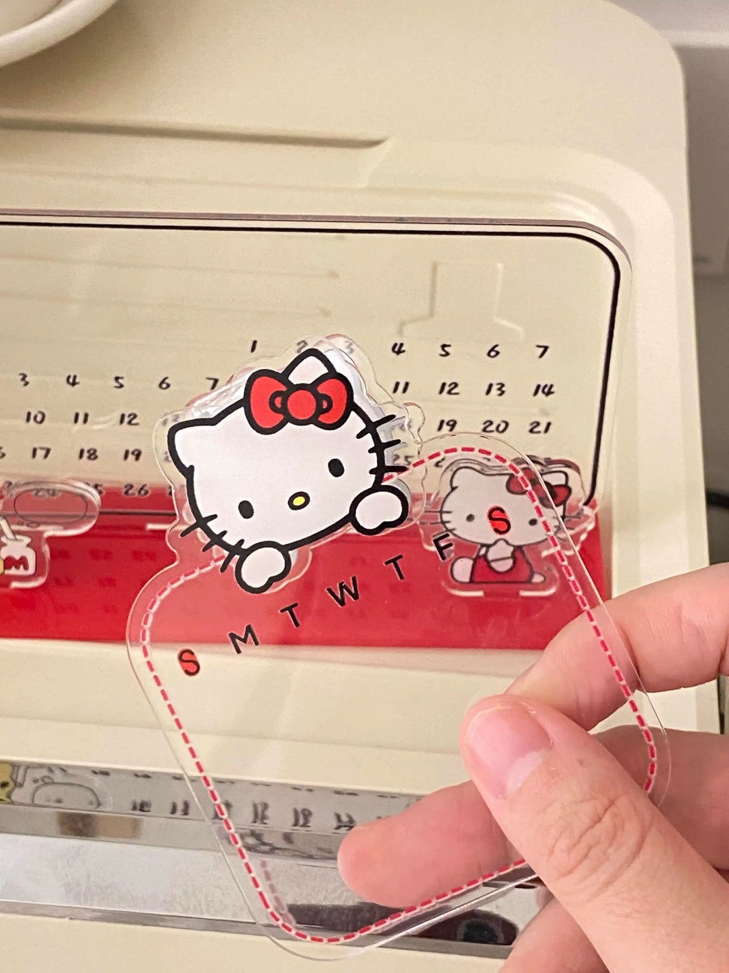 AUGUST26 SET 32 - Hello Kitty Acrylic Desk Calendar