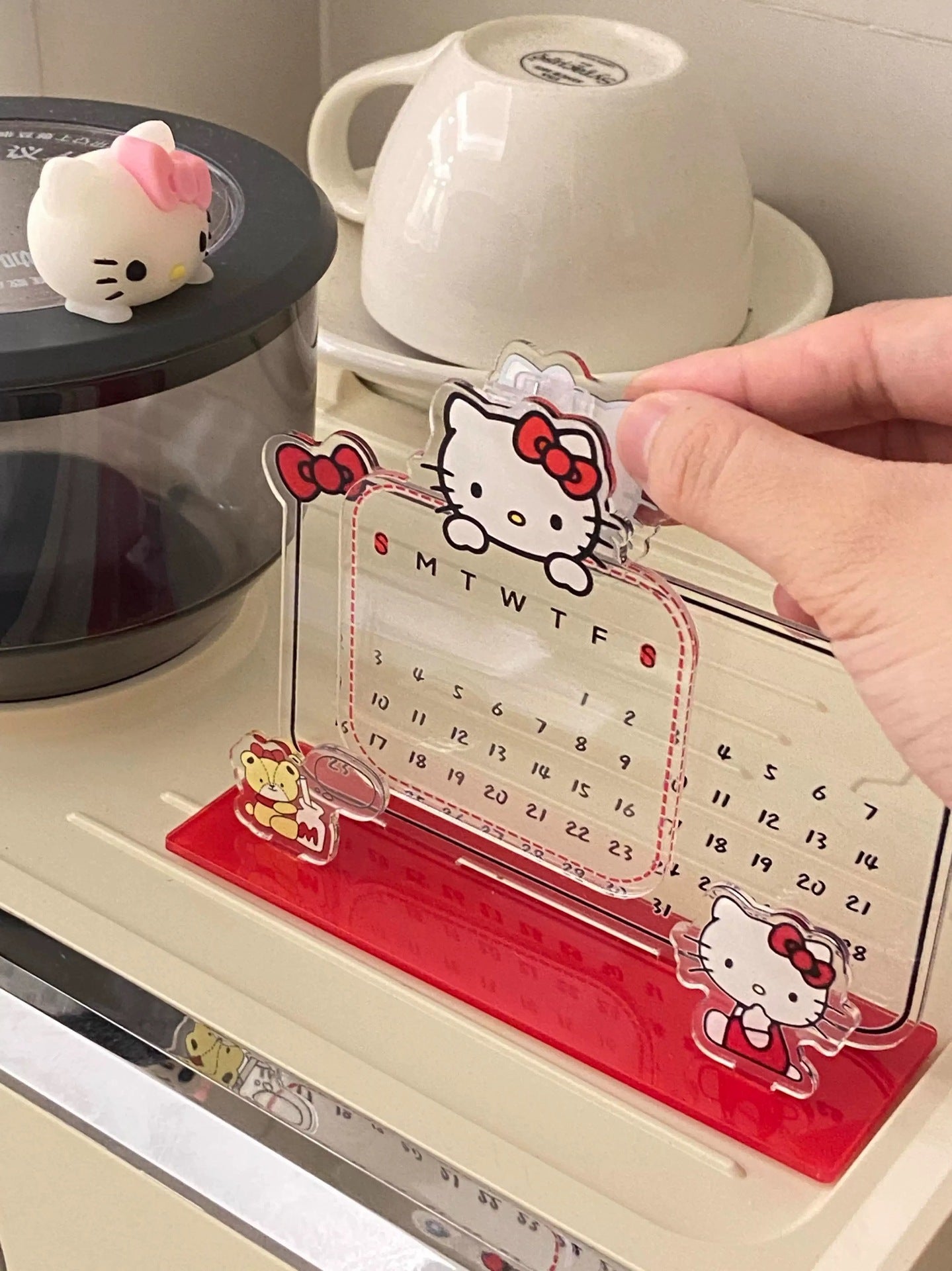 AUGUST26 SET 32 - Hello Kitty Acrylic Desk Calendar