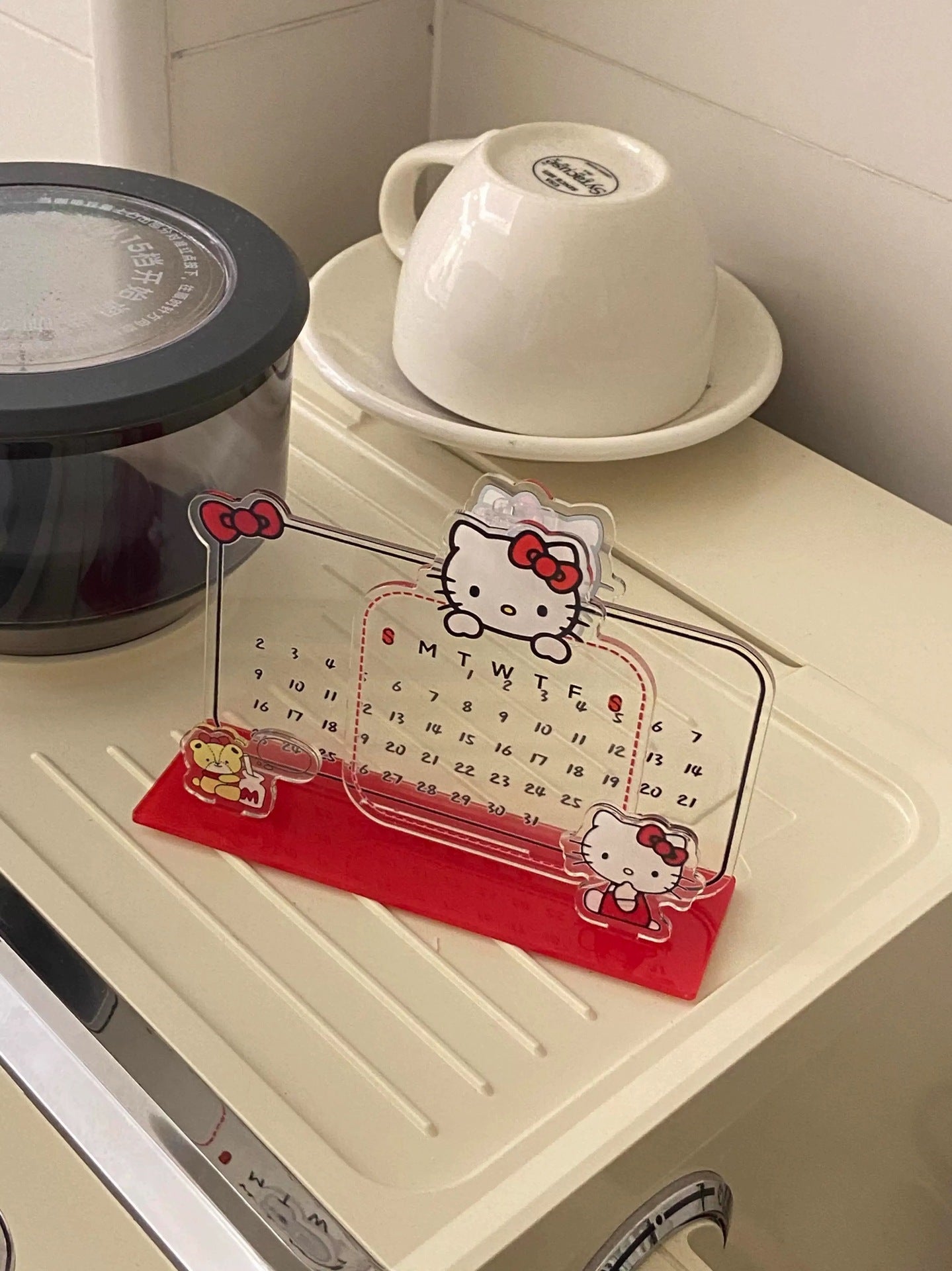 AUGUST26 SET 32 - Hello Kitty Acrylic Desk Calendar