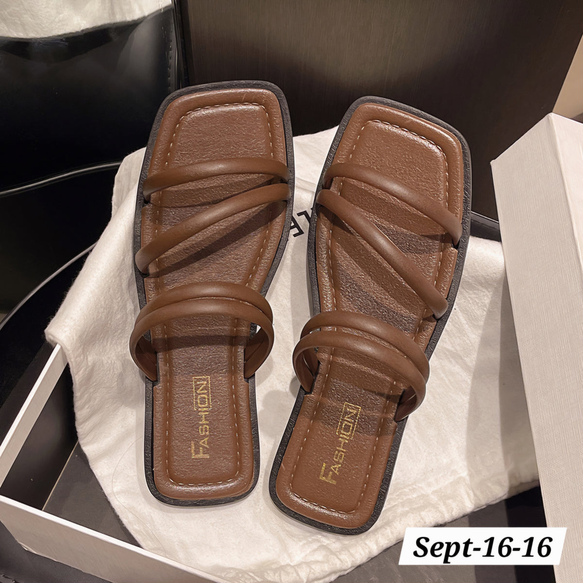 SEPTEMBER26 SET 16 - Regular wearable Sandals