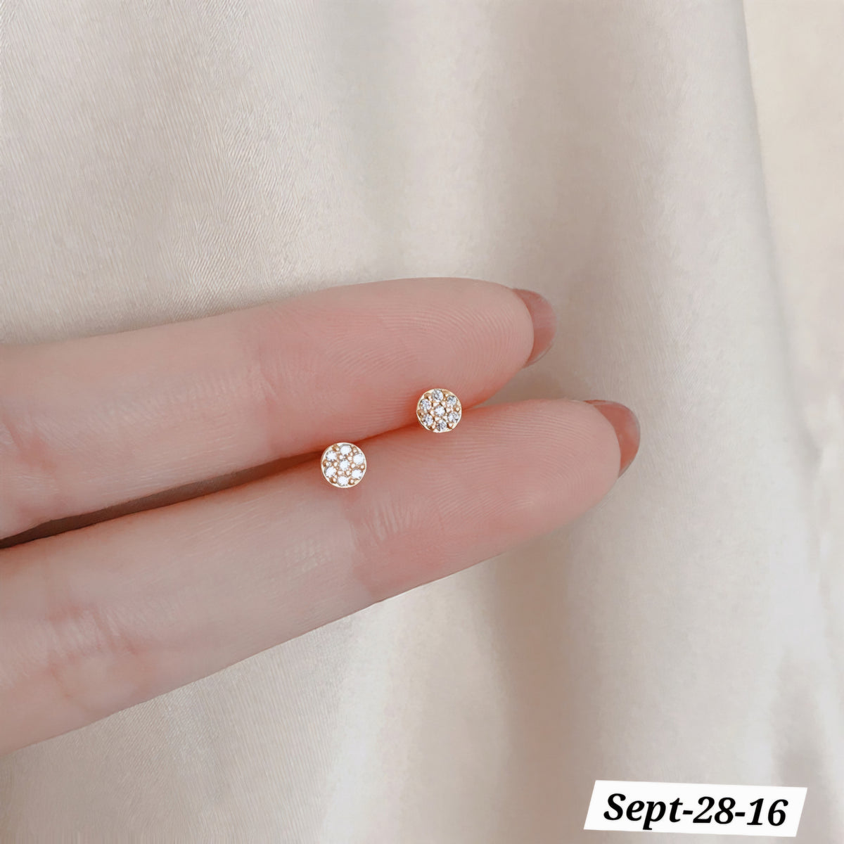 SEPTEMBER26 SET 28 - MINIMALISTIC TOP EAR RINGS