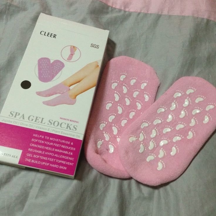 JUNE26 Set 32- Premium Gel Spa (Gloves & Socks)