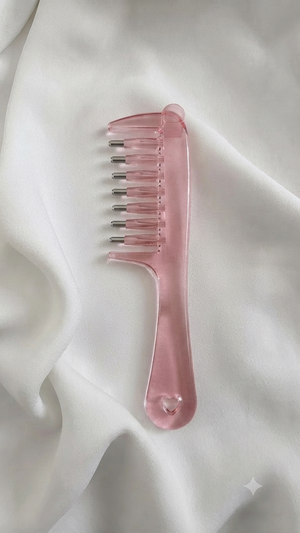 SEPTEMBER26 SET 03 - HAIR OIL APPLICATING COMB