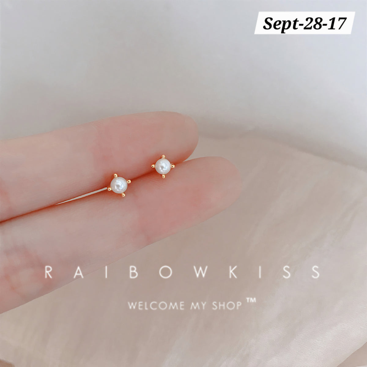 SEPTEMBER26 SET 28 - MINIMALISTIC TOP EAR RINGS