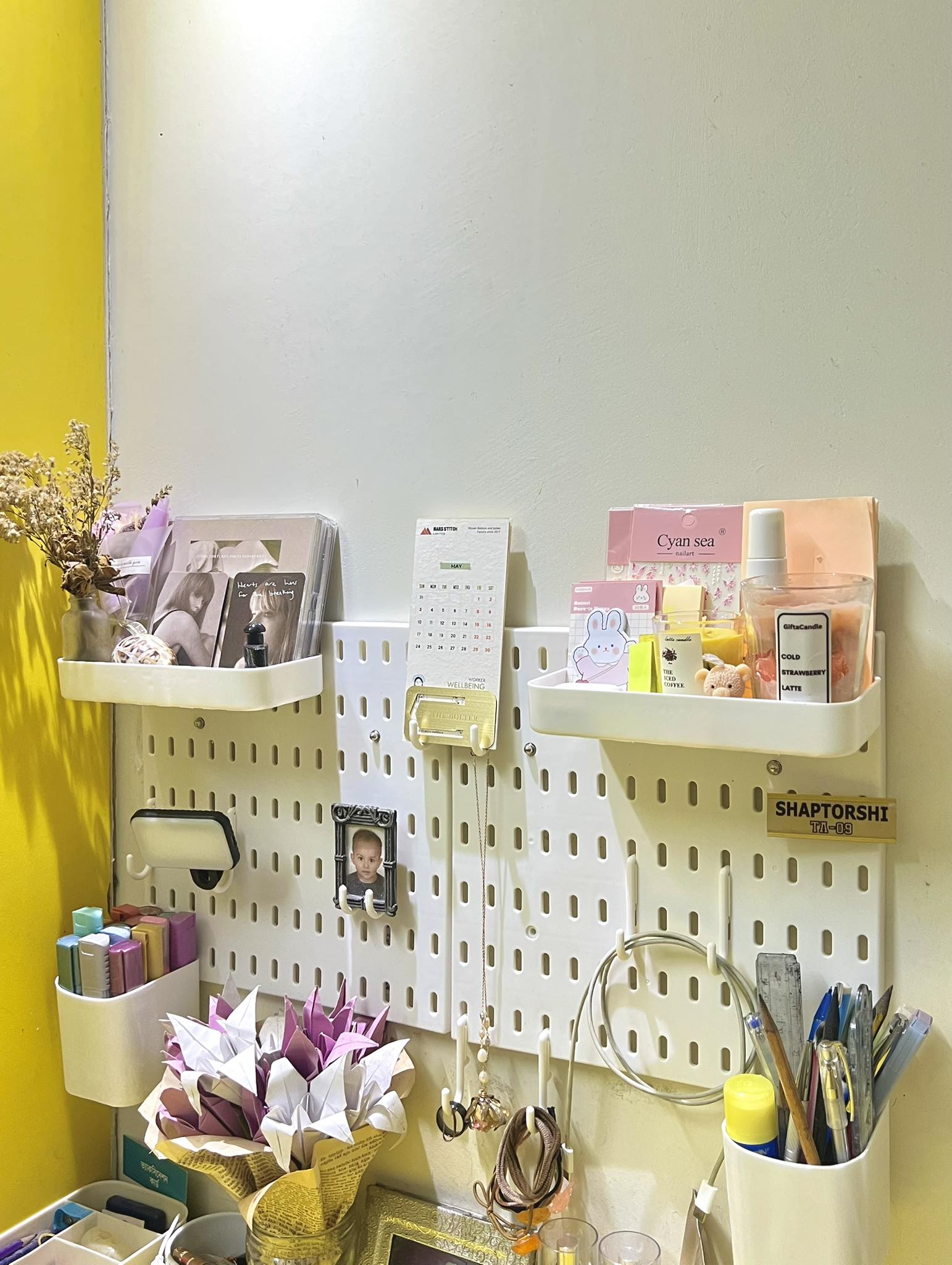 JULY26 Set 33 - Pegboard with accessories