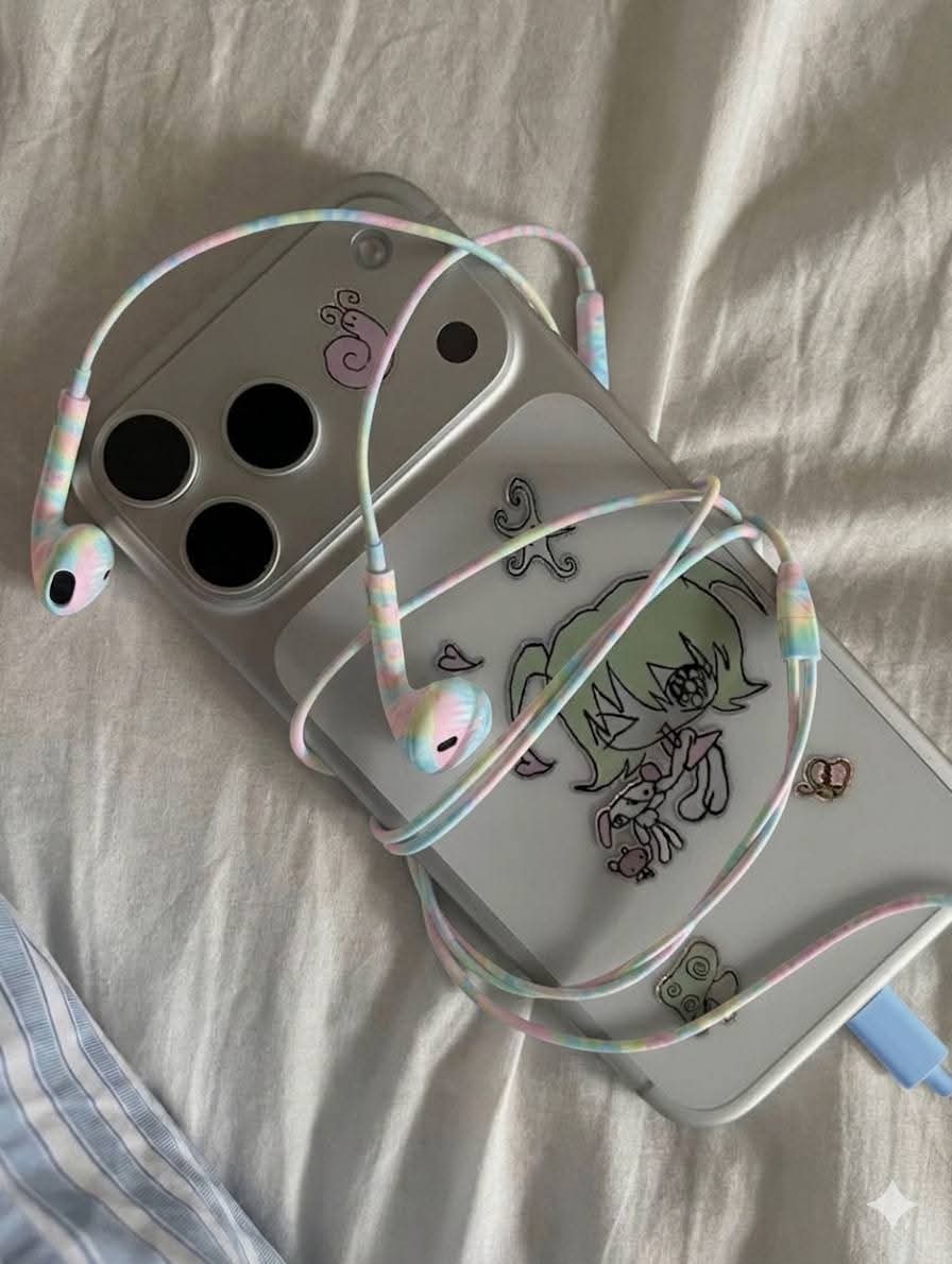 AUGUST26 SET 5 - Pinteresty Headphone