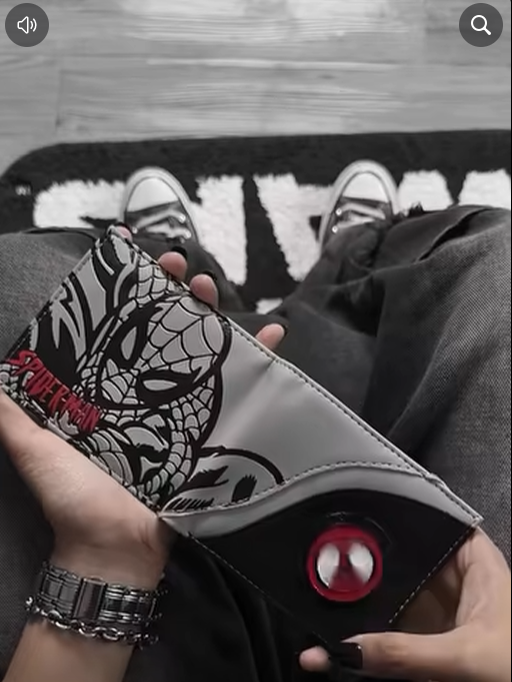 SEPTEMBER26 SET 36 - COMIC-BASED WALLETS