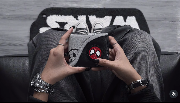 SEPTEMBER26 SET 36 - COMIC-BASED WALLETS