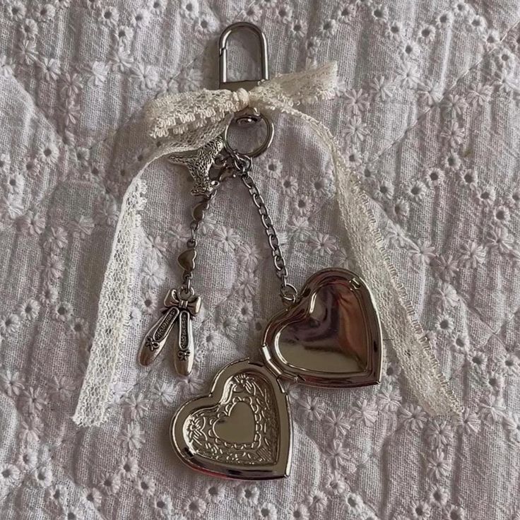 JULY26 Set 38 - Locket keychain