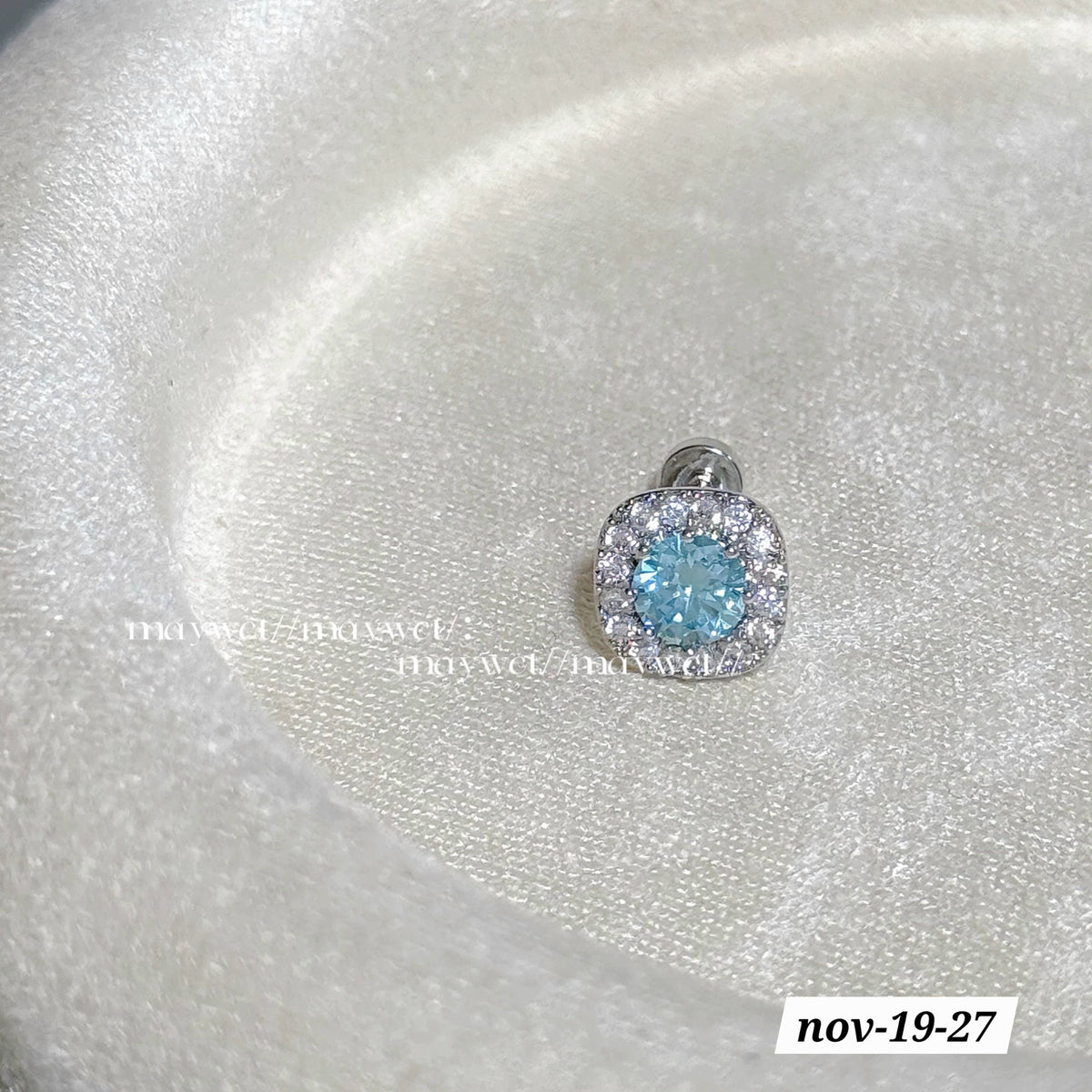 NOV26 SET 19 - COLORGUARANTEED MINIMALISTIC TOPS