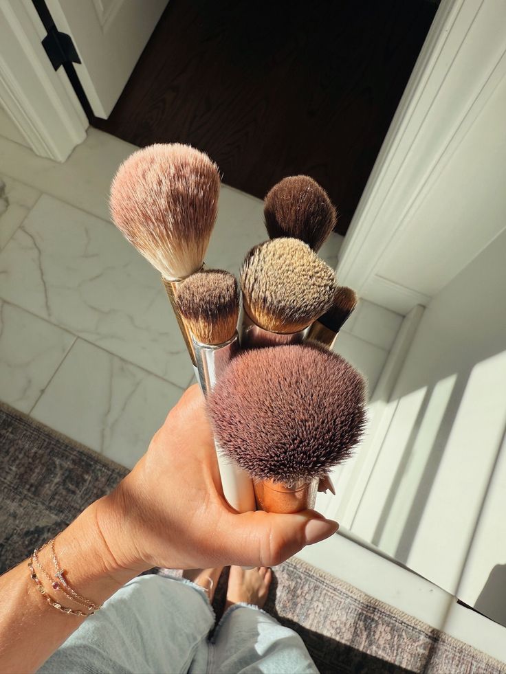 JUNE26 Set 06 - Makeup brushes