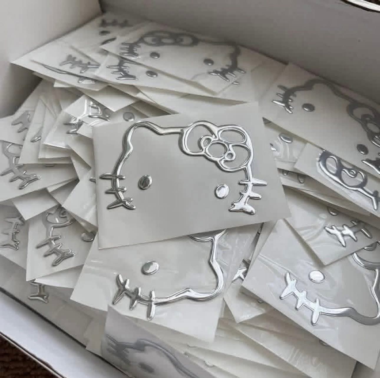 AUGUST26 SET 29 - Hello kitty sticker