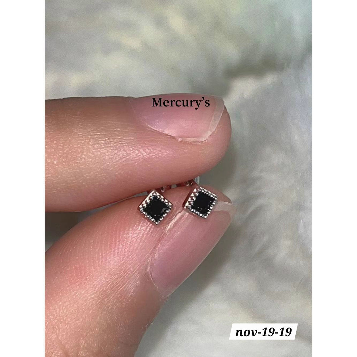 NOV26 SET 19 - COLORGUARANTEED MINIMALISTIC TOPS